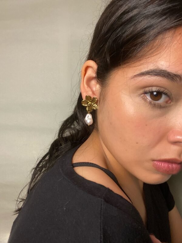 Aretes María