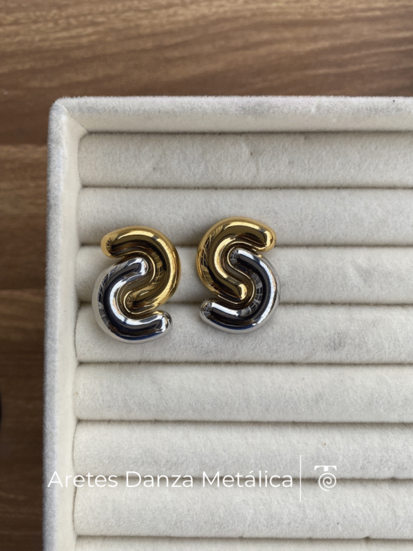 Aretes Danza Metalica